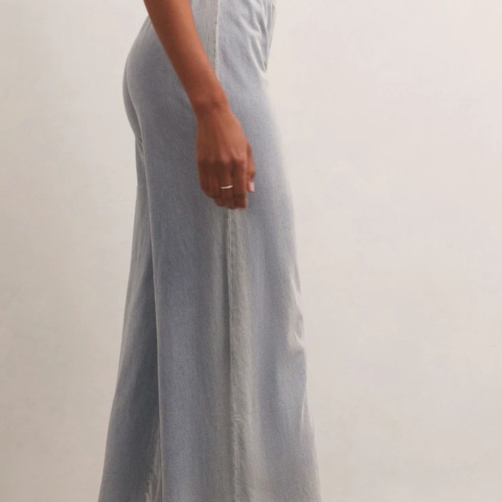 Z Supply denim wide legged cropped pants.